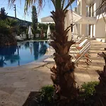 Ξενοδοχείο με διαμερίσματα Aybey Apart 3*