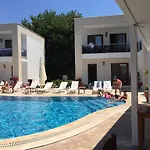 Ξενοδοχείο με διαμερίσματα Aybey Apart 3*